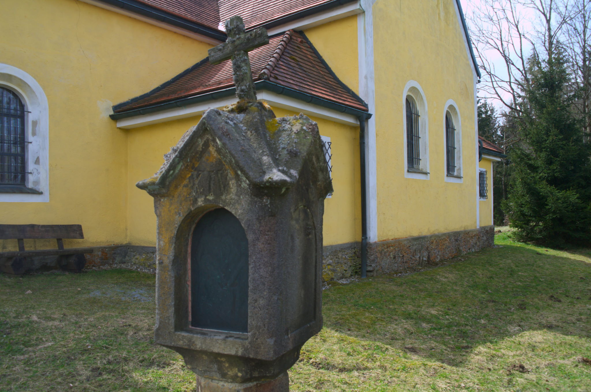 Kirche Maria Schmerzensmutter in Kolmstein